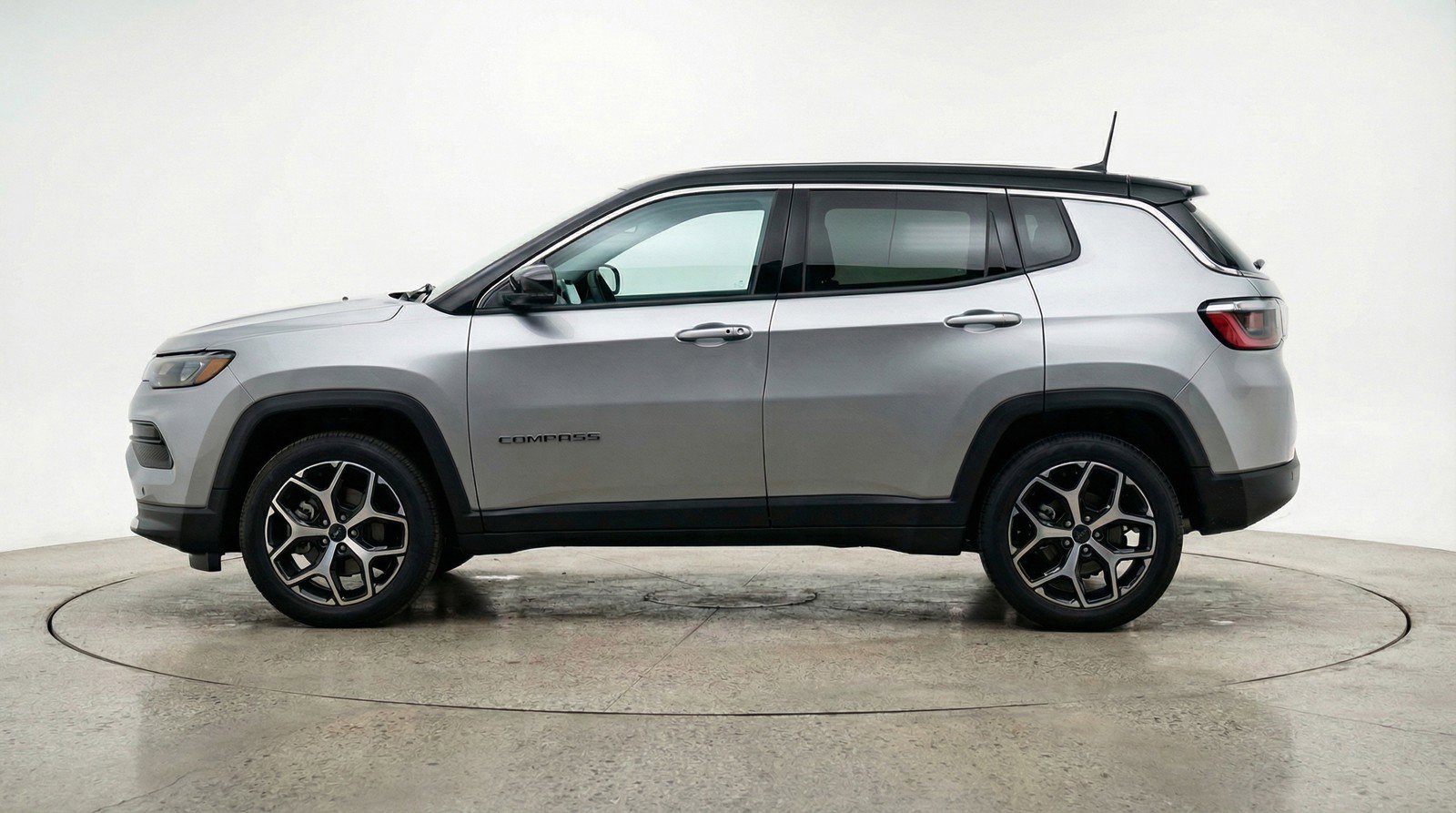 Used 2025 Jeep Compass Limited image 5
