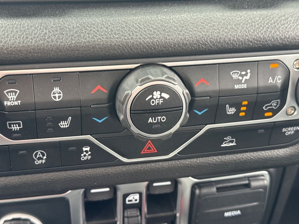 Used 2025 Jeep Gladiator Overland AWD/4WD image 21