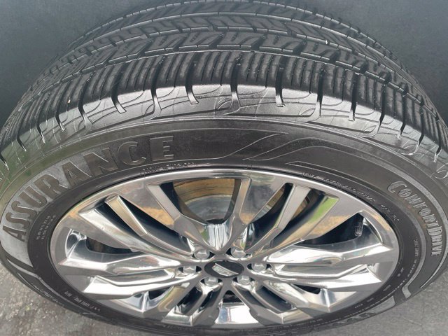 Used 2017 Cadillac XT5 Premium Luxury FWD image 36
