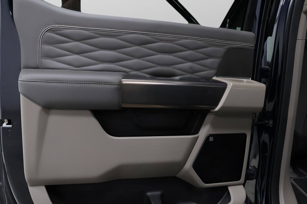 Used 2025 Ford F250 Platinum w/ Platinum Plus Package image 27