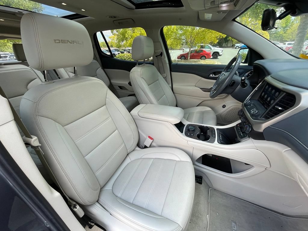 Used 2021 GMC Acadia Denali w/ Denali Ultimate Package AWD/4WD image 32