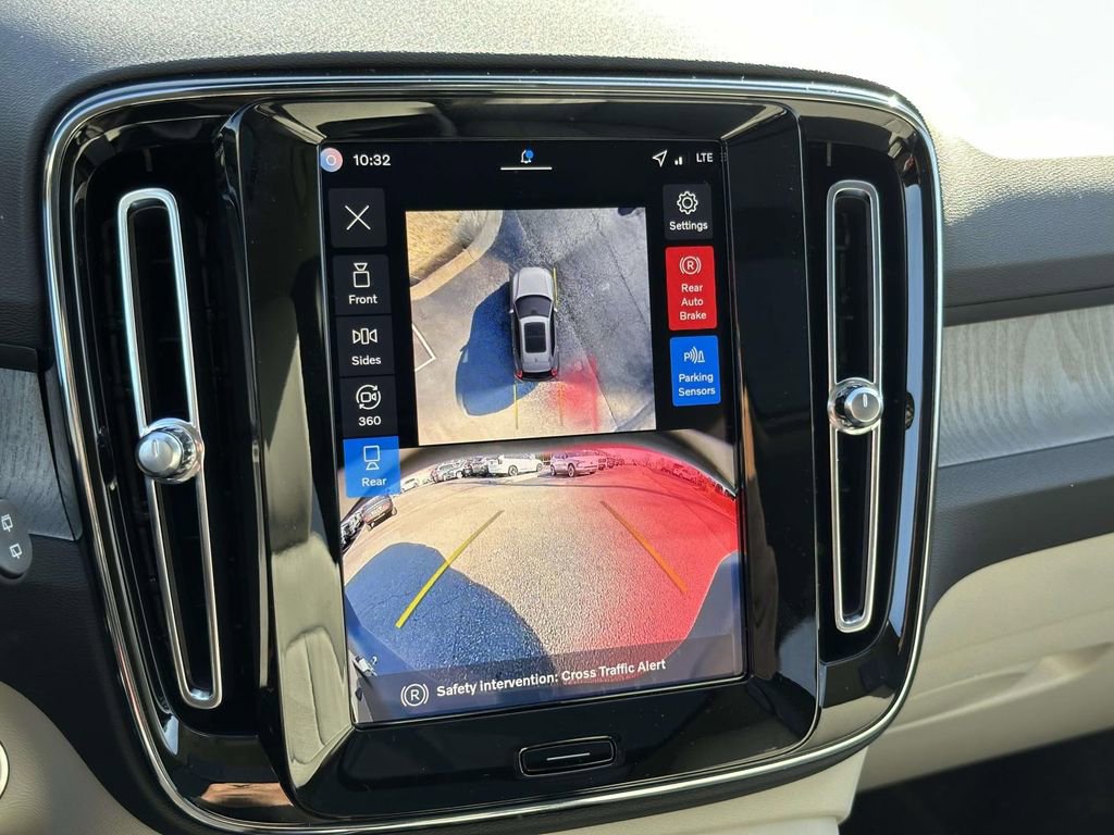 New 2026 Volvo XC40 B5 Ultra w/ Protection Package Premier image 4
