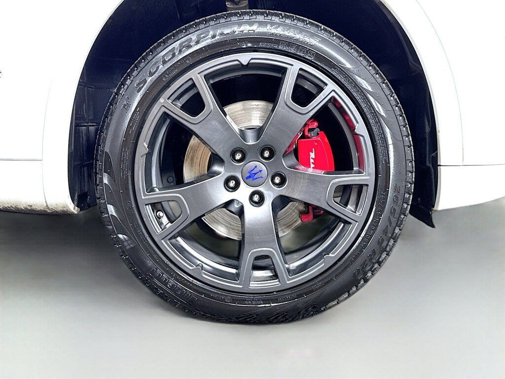 Used 2018 Maserati Levante GranSport AWD/4WD image 53