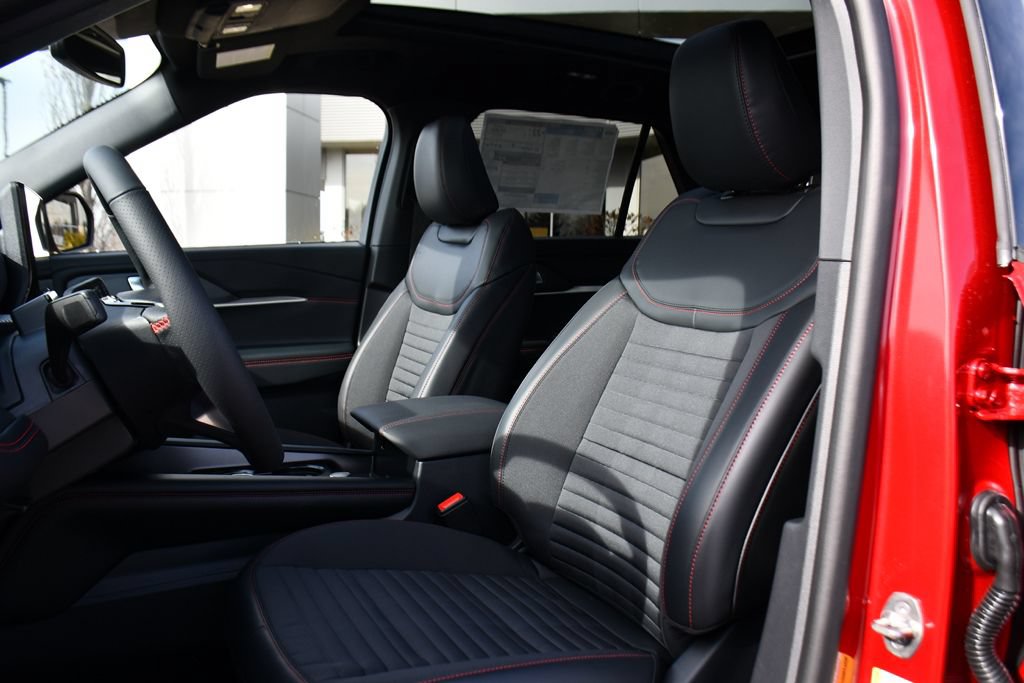 New 2026 Ford Explorer ST-Line w/ ST-Line Street Pack AWD/4WD image 13