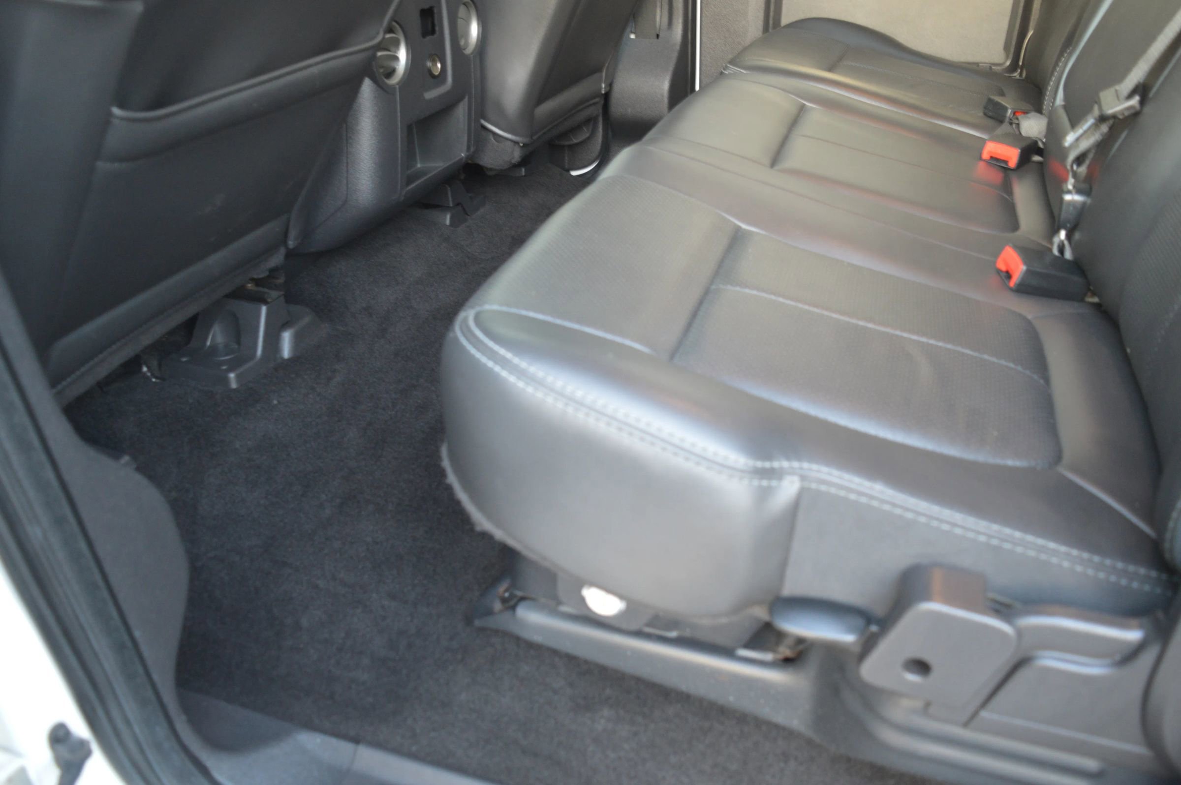 Used 2011 Ford F350 Lariat w/ Lariat Interior Pkg image 11