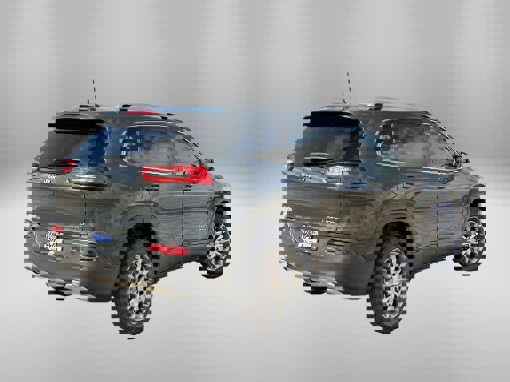 Used 2018 Jeep Cherokee Limited image 4