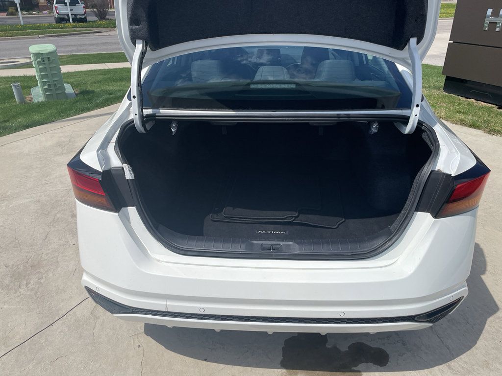 Used 2025 Nissan Altima 2.5 SV FWD image 9