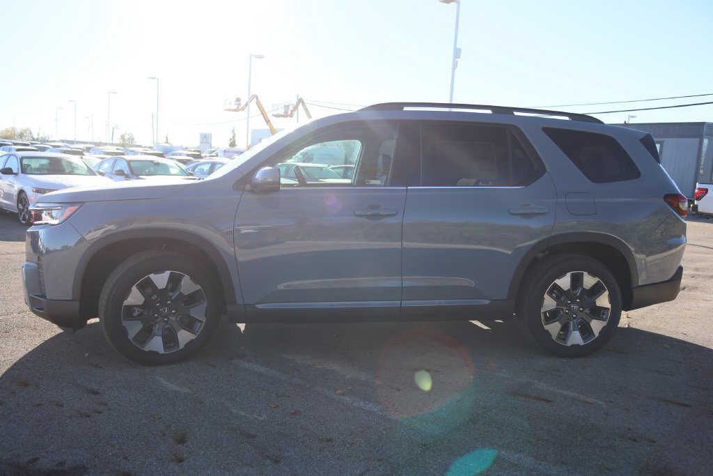 New 2026 Honda Pilot Touring image 8