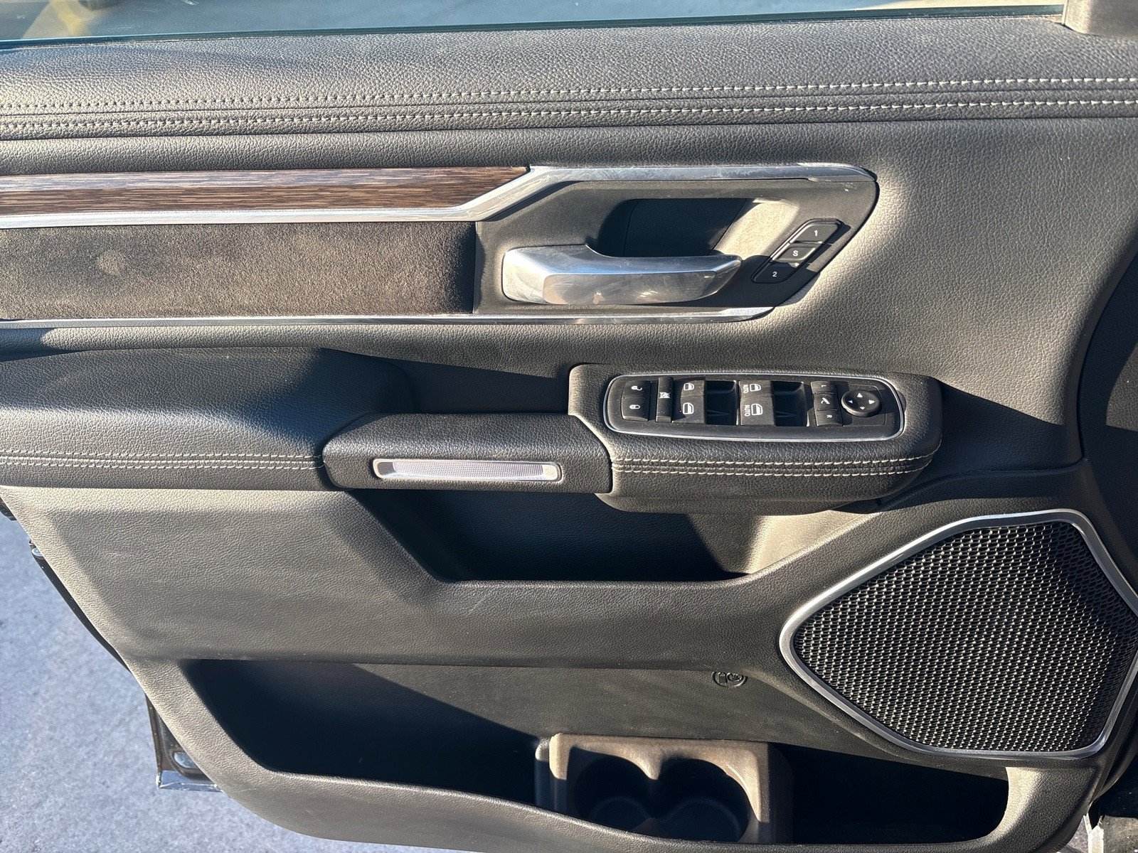 Used 2020 RAM 1500 Laramie image 16