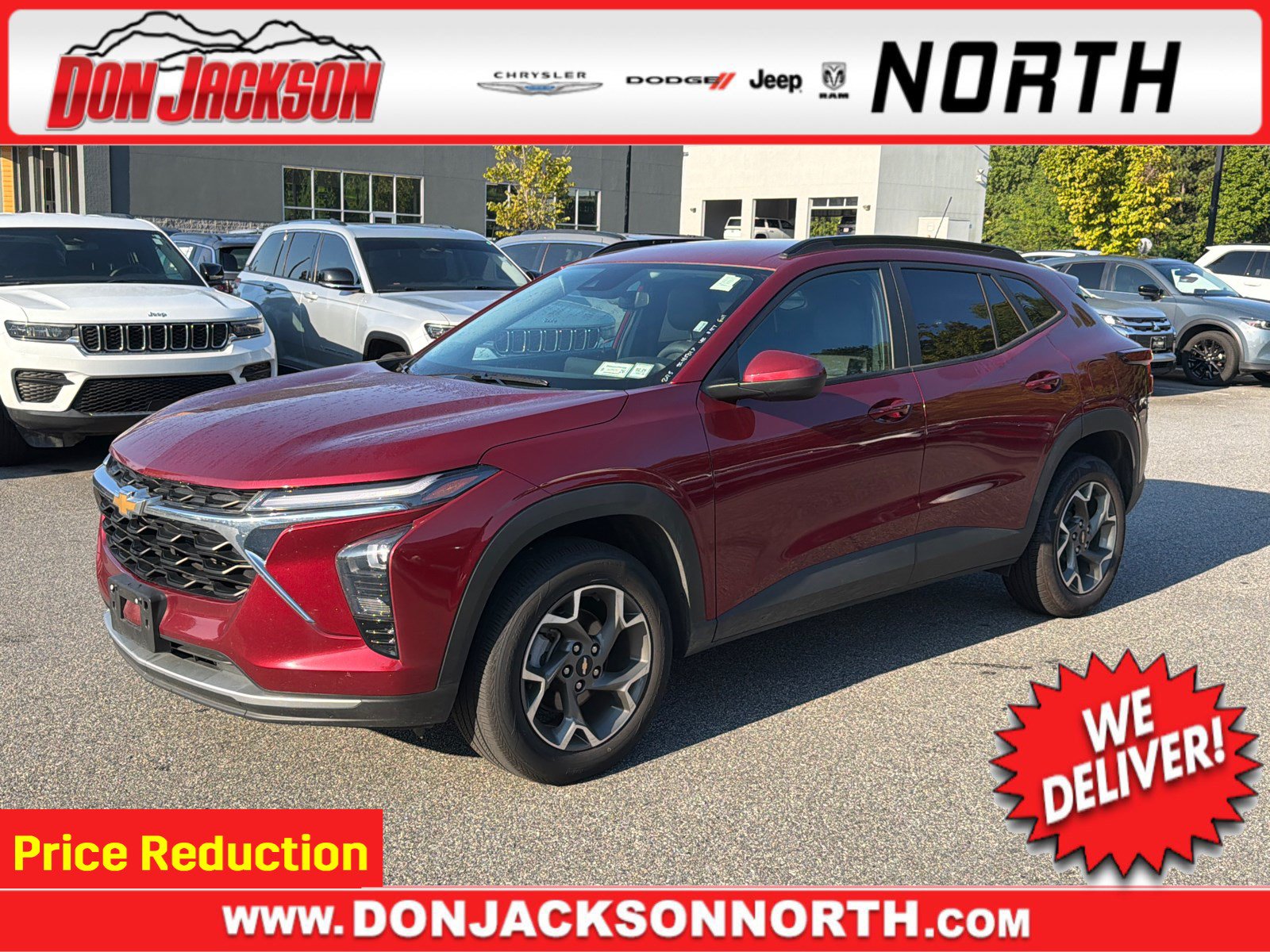 Used 2025 Chevrolet Trax LT FWD image 1