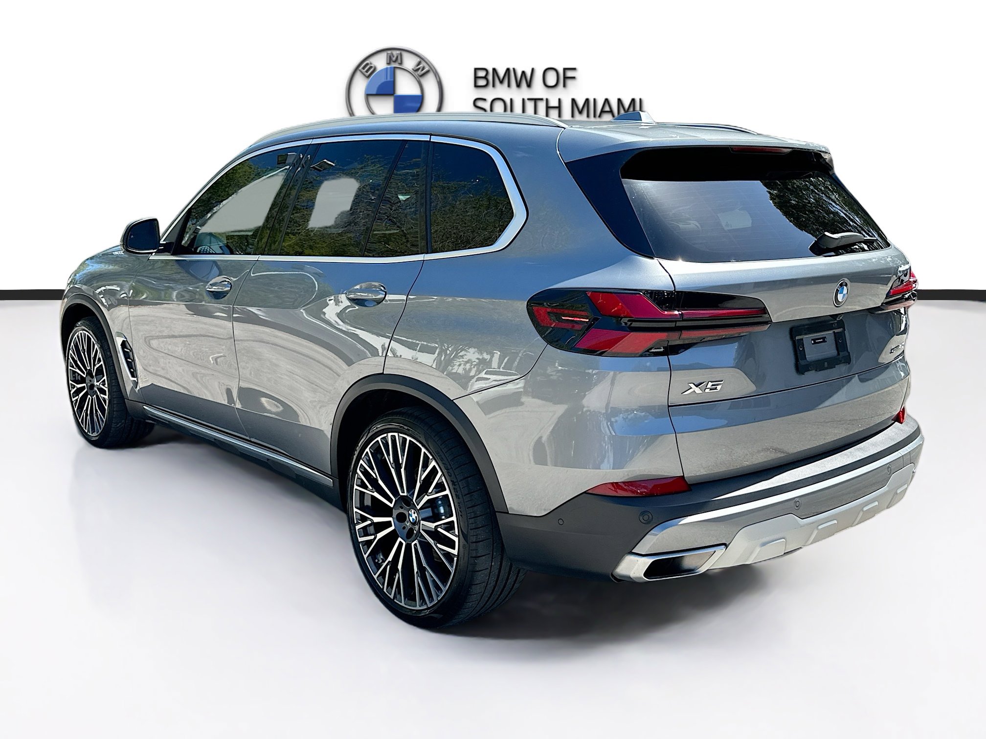Certified 2024 BMW X5 sDrive40i w/ Premium Package image 5