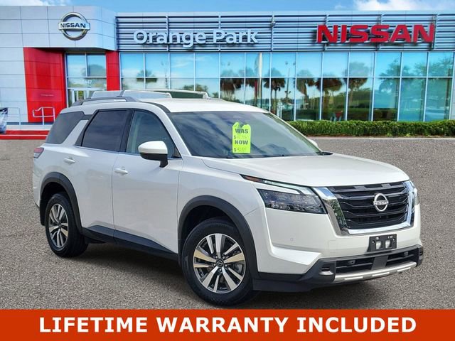 Used 2025 Nissan Pathfinder SL AWD/4WD image 1