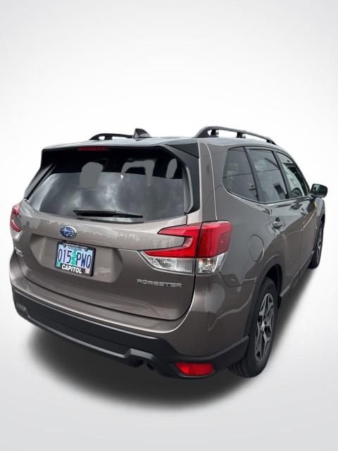 Used 2024 Subaru Forester Premium AWD/4WD image 3