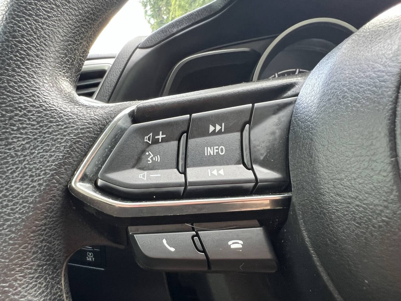 Used 2017 MAZDA MAZDA3 Sport FWD image 14