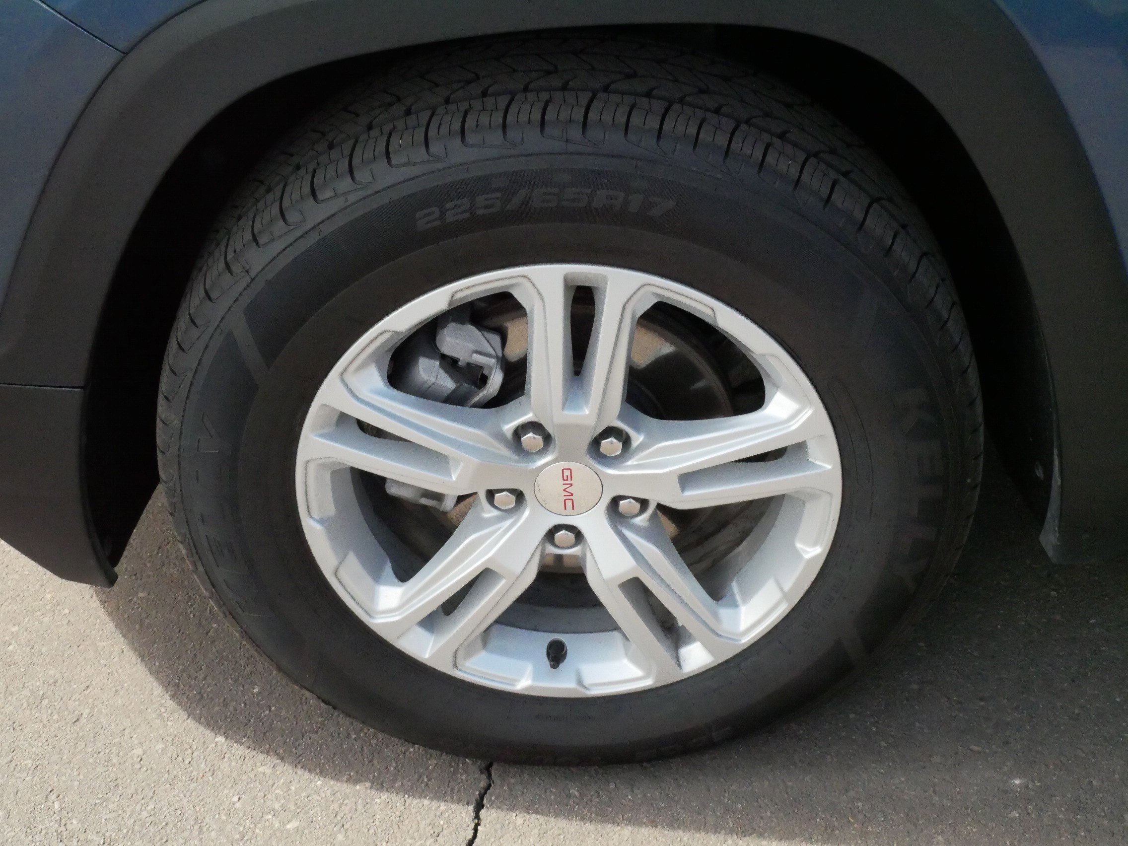 Used 2024 GMC Terrain SLE image 15