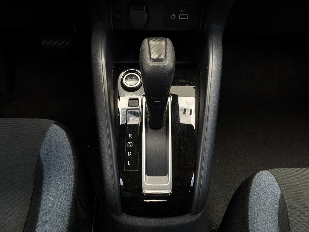 Used 2025 Nissan Versa SV FWD image 21