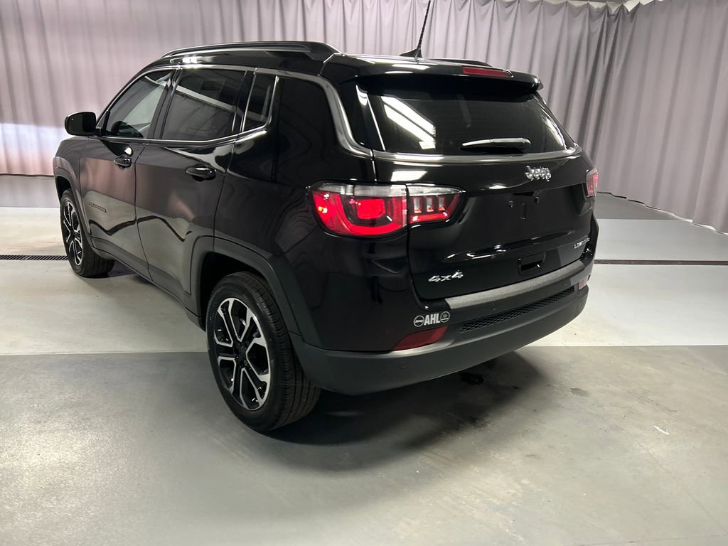 Used 2024 Jeep Compass Limited AWD/4WD image 5