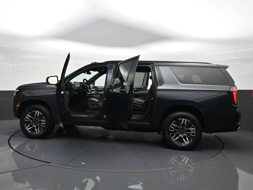 Used 2025 Chevrolet Suburban Z71 AWD/4WD image 40