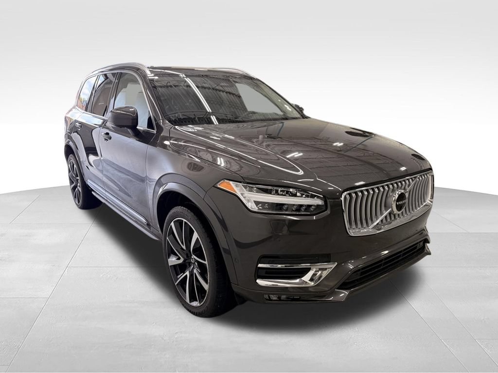 Used 2023 Volvo XC90 B5 Plus AWD/4WD image 7