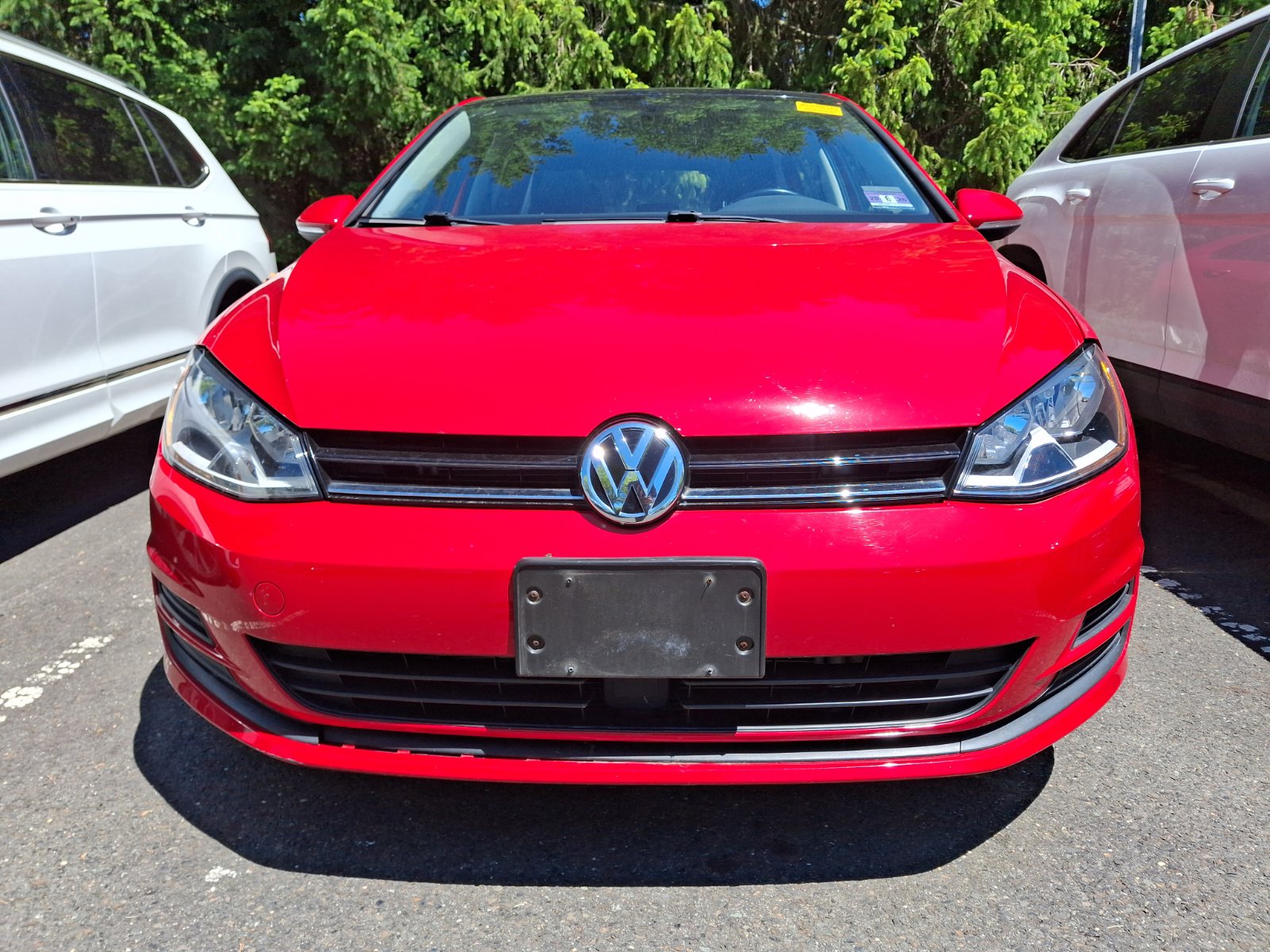 Used 2017 Volkswagen Golf SE FWD image 2