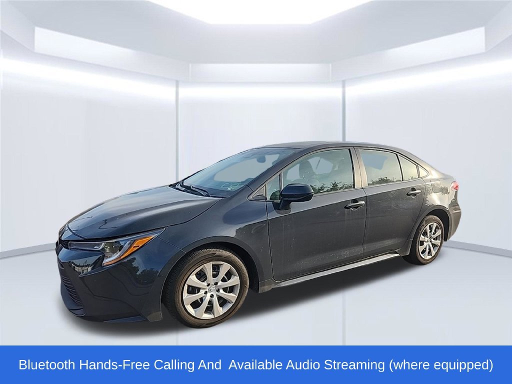 Used 2025 Toyota Corolla LE FWD image 8