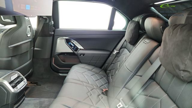 Used 2024 BMW i7 M70 w/ Executive Package image 29