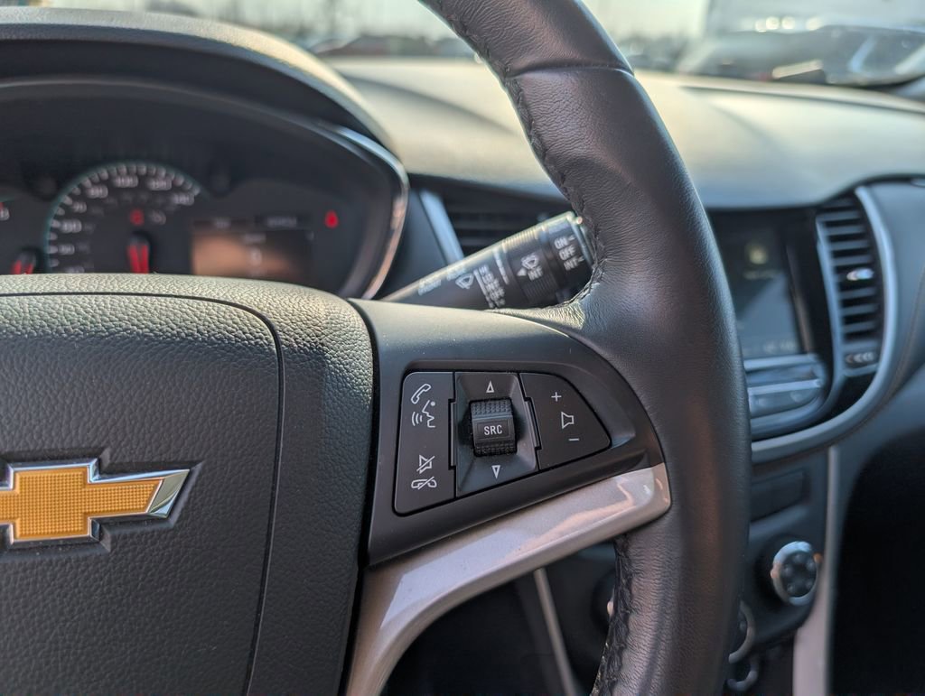 Used 2019 Chevrolet Trax LT w/ LT Convenience Package image 14