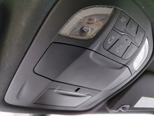 Used 2025 Chrysler Pacifica Select image 40