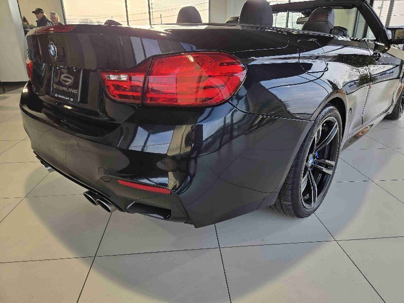 Used 2016 BMW M4 Convertible image 11