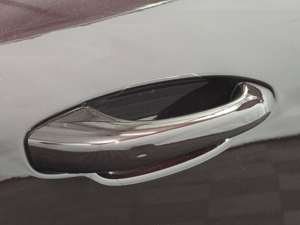 Certified 2025 Porsche Macan image 30