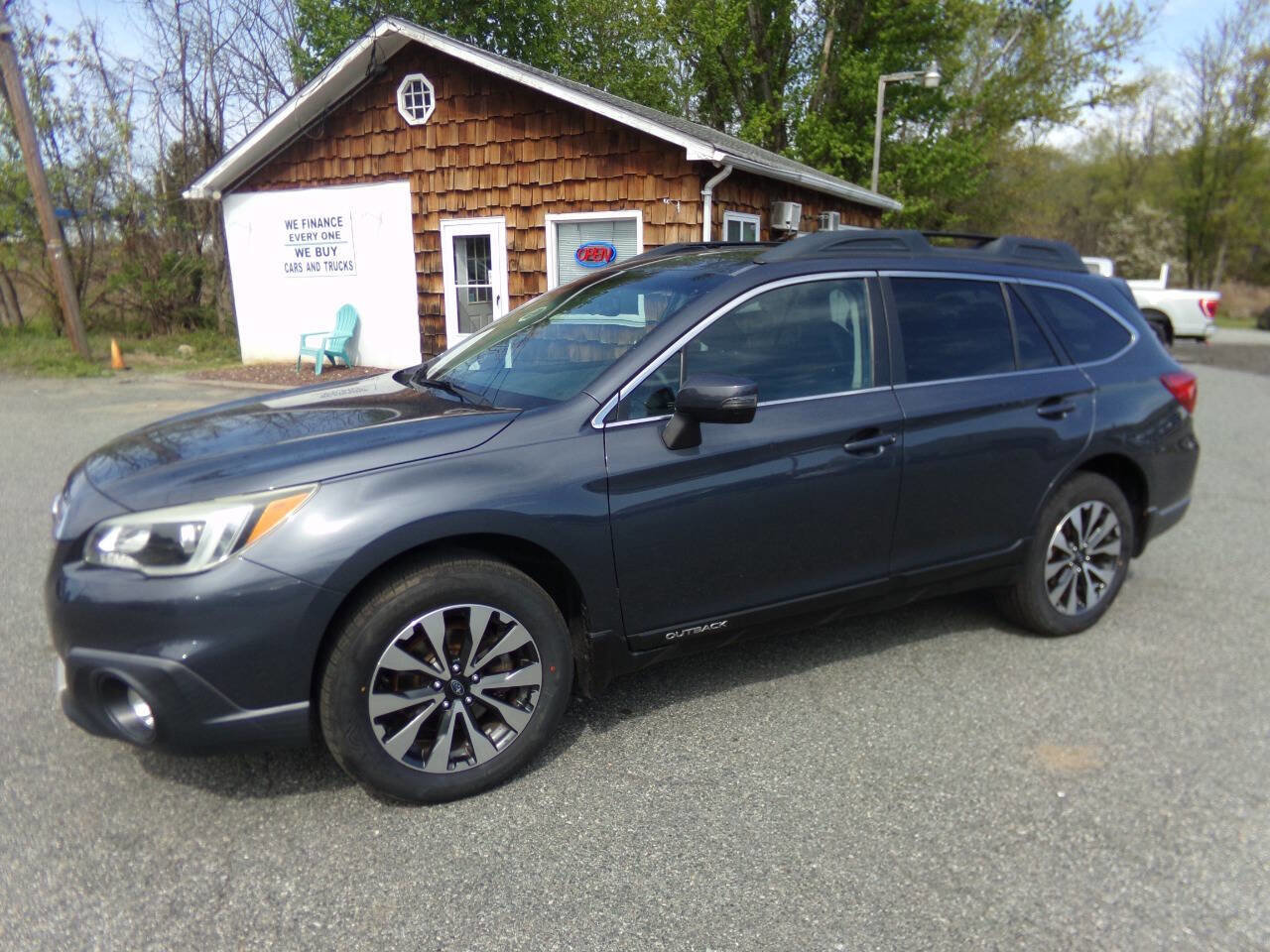 Used 2015 Subaru Outback 2.5i Limited AWD/4WD image 1
