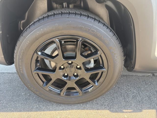 Used 2020 Jeep Renegade Altitude FWD image 29