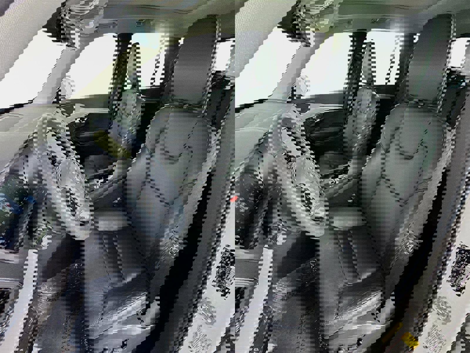 Used 2022 Volvo XC90 T5 Momentum image 12