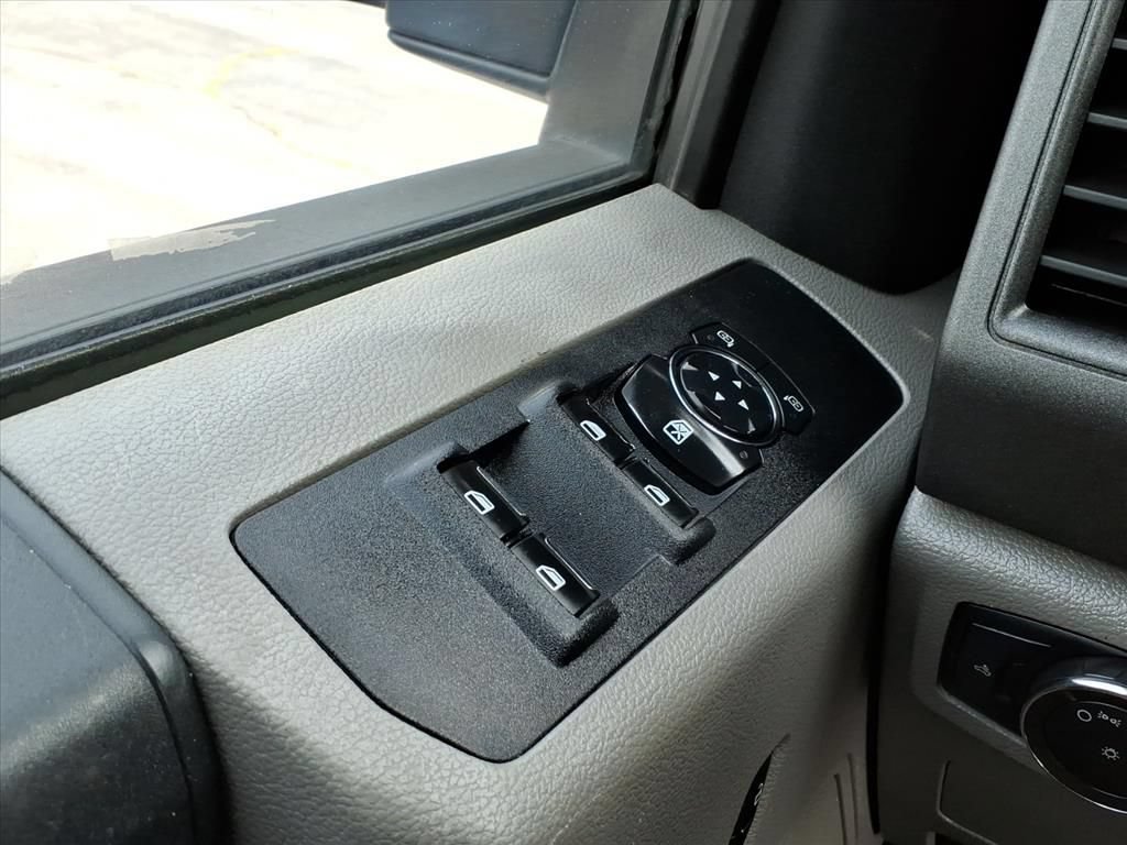 Used 2017 Ford F250 XL w/ Power Equipment Group AWD/4WD image 22