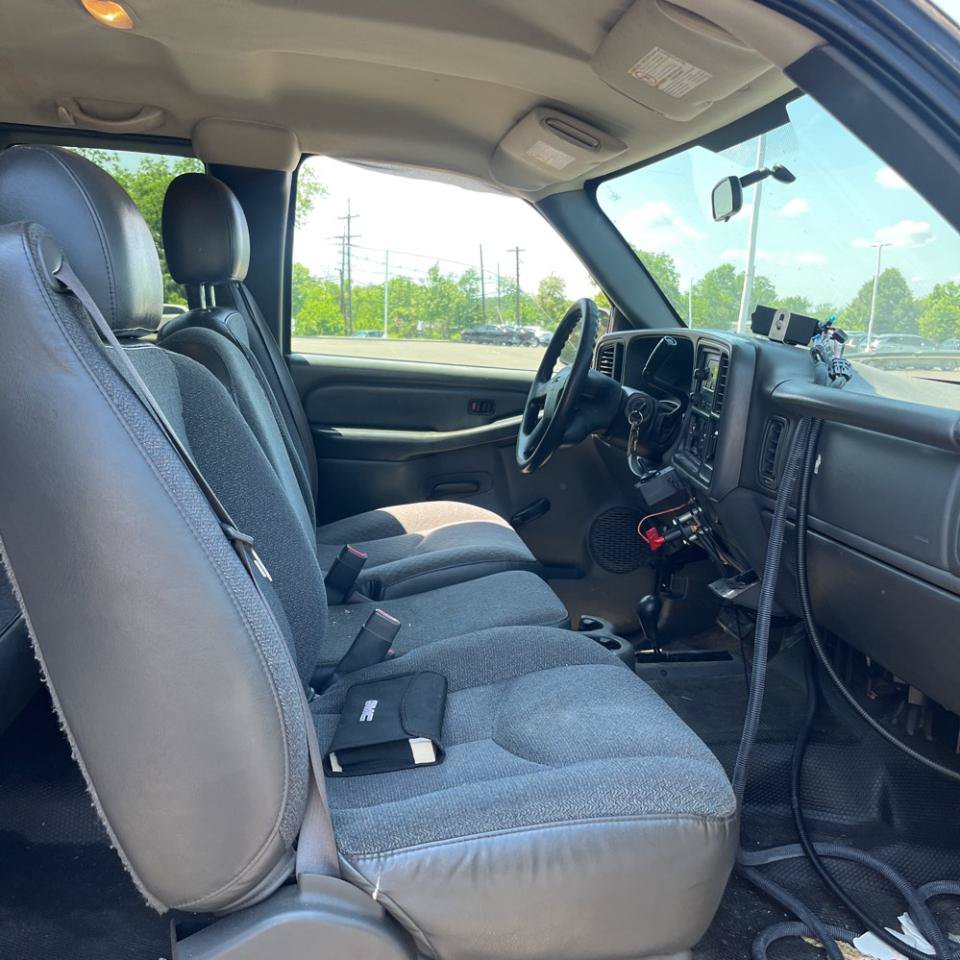 Used 2007 GMC Sierra 2500 W/T w/ Snow Plow Prep Package AWD/4WD image 10