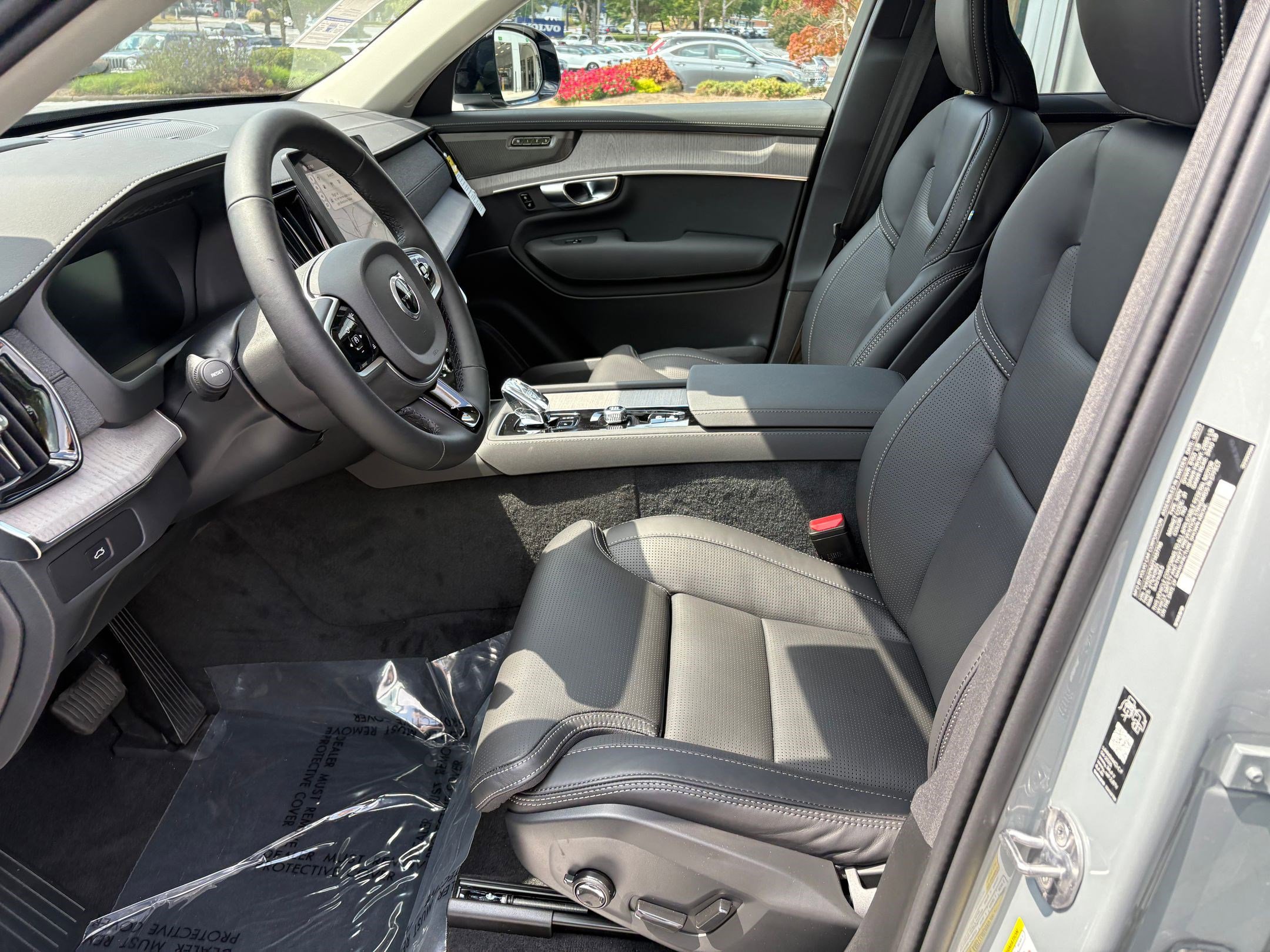 New 2026 Volvo XC90 B6 Ultra w/ Protection Package image 5