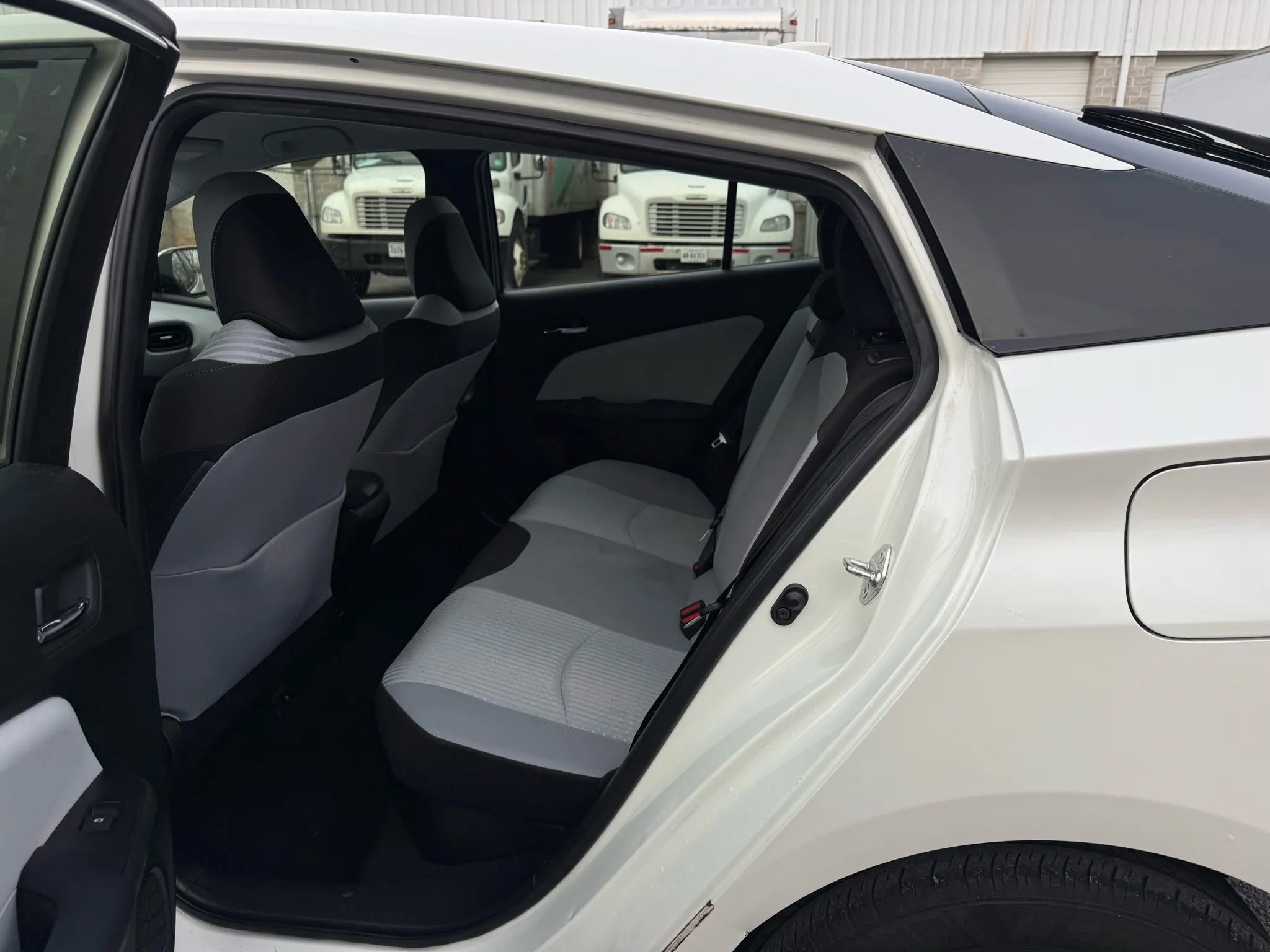 Used 2018 Toyota Prius Two image 18