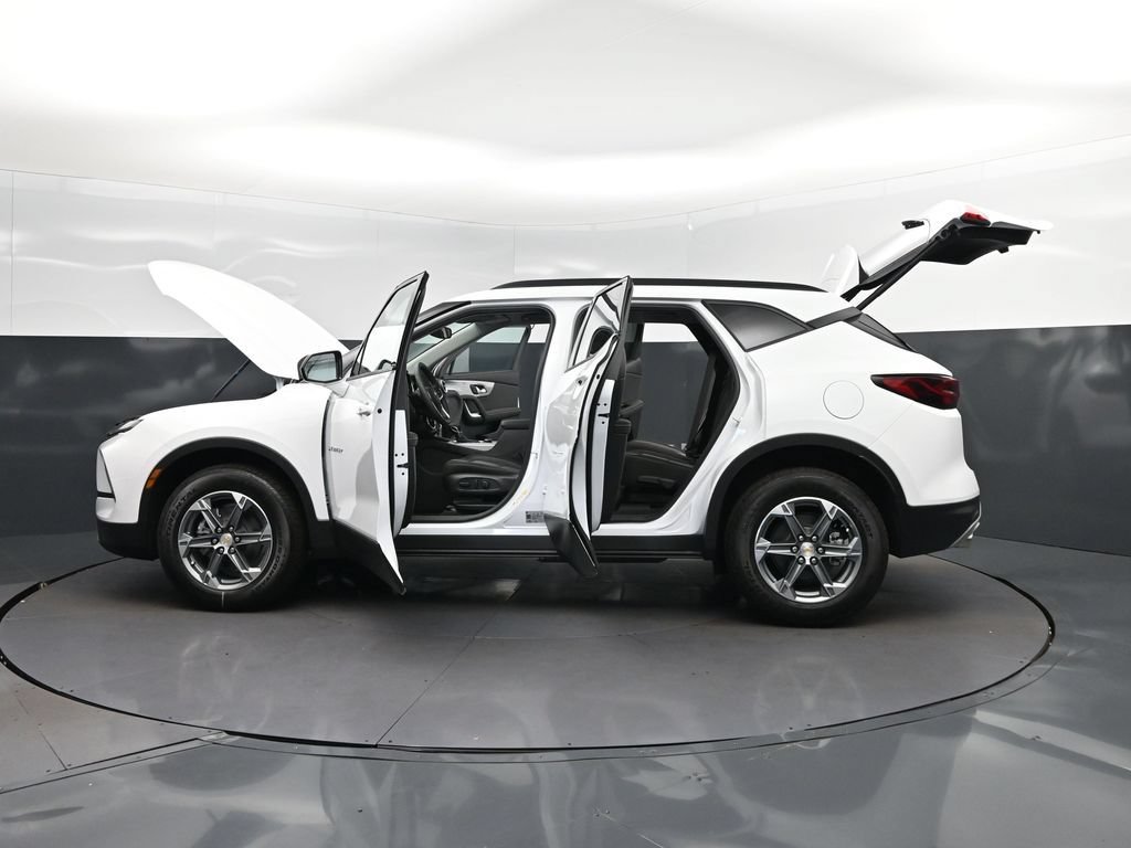 New 2026 Chevrolet Blazer LT w/ Convenience Package FWD image 46