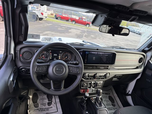 Used 2025 Jeep Wrangler Unlimited Rubicon AWD/4WD image 14