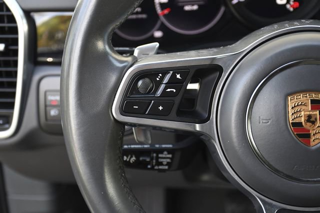 Used 2022 Porsche Cayenne Platinum Edition image 8