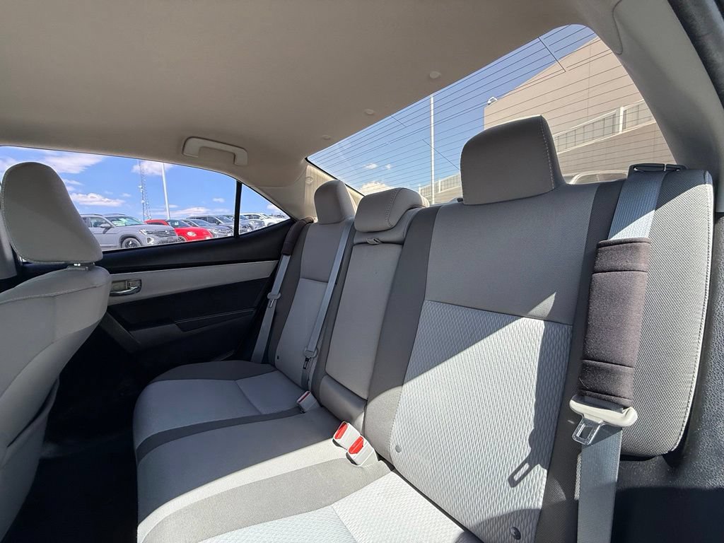 Used 2017 Toyota Corolla LE FWD image 17