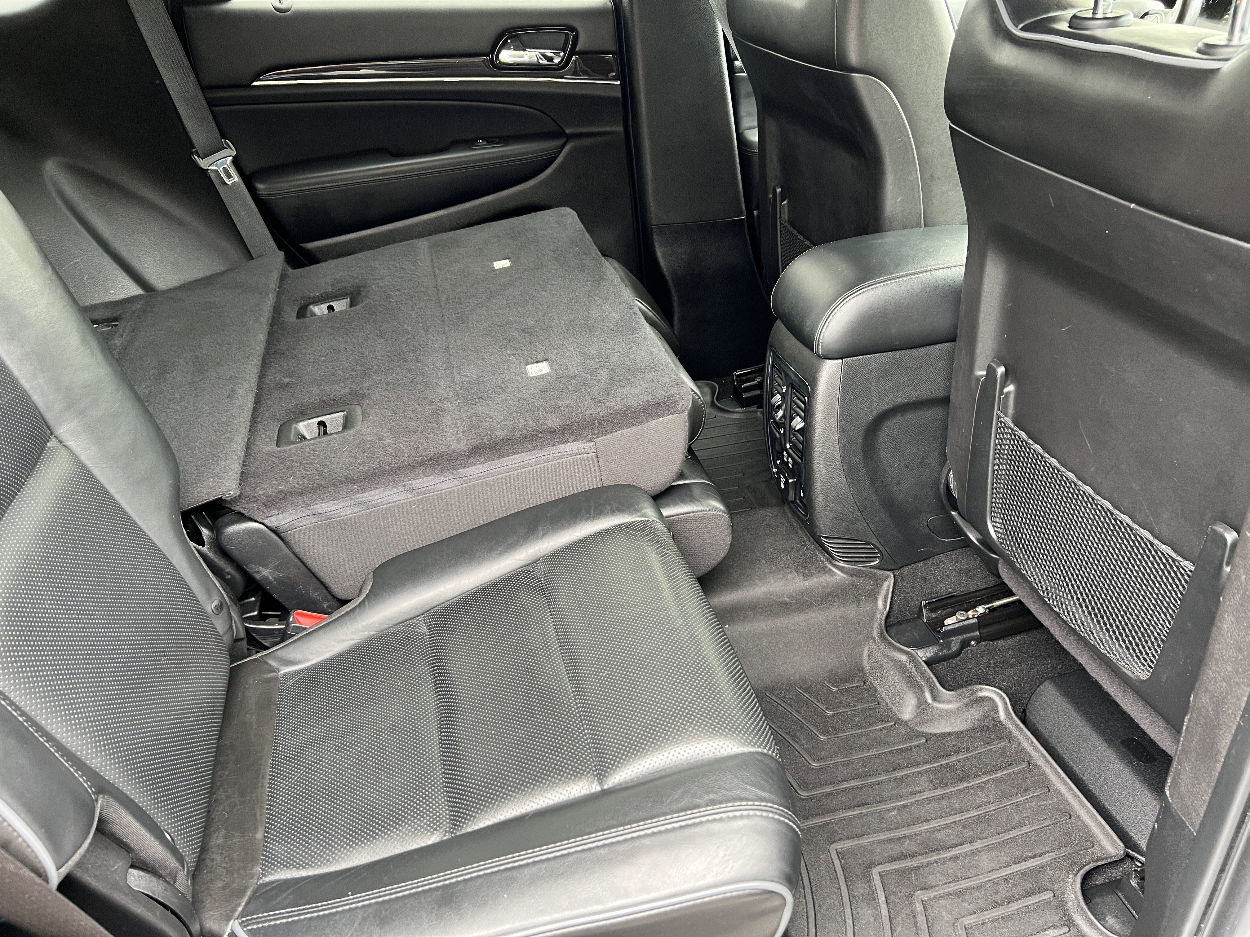 Used 2021 Jeep Grand Cherokee Overland AWD/4WD image 23
