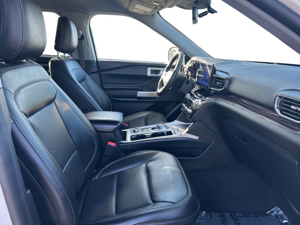 Used 2023 Ford Explorer Limited w/ Equipment Group 301A image 17