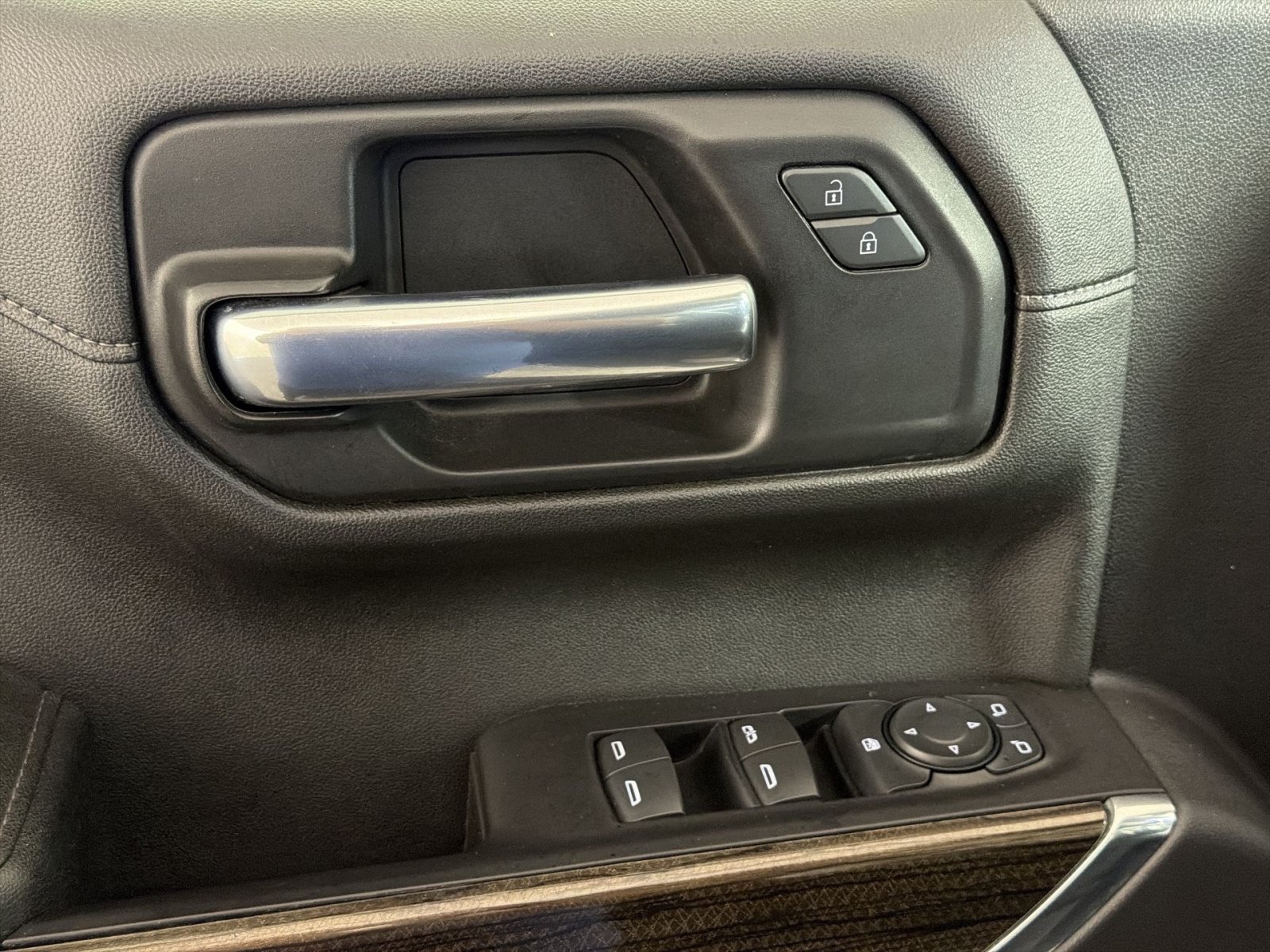 Used 2020 Chevrolet Silverado 1500 LT Trail Boss AWD/4WD image 15