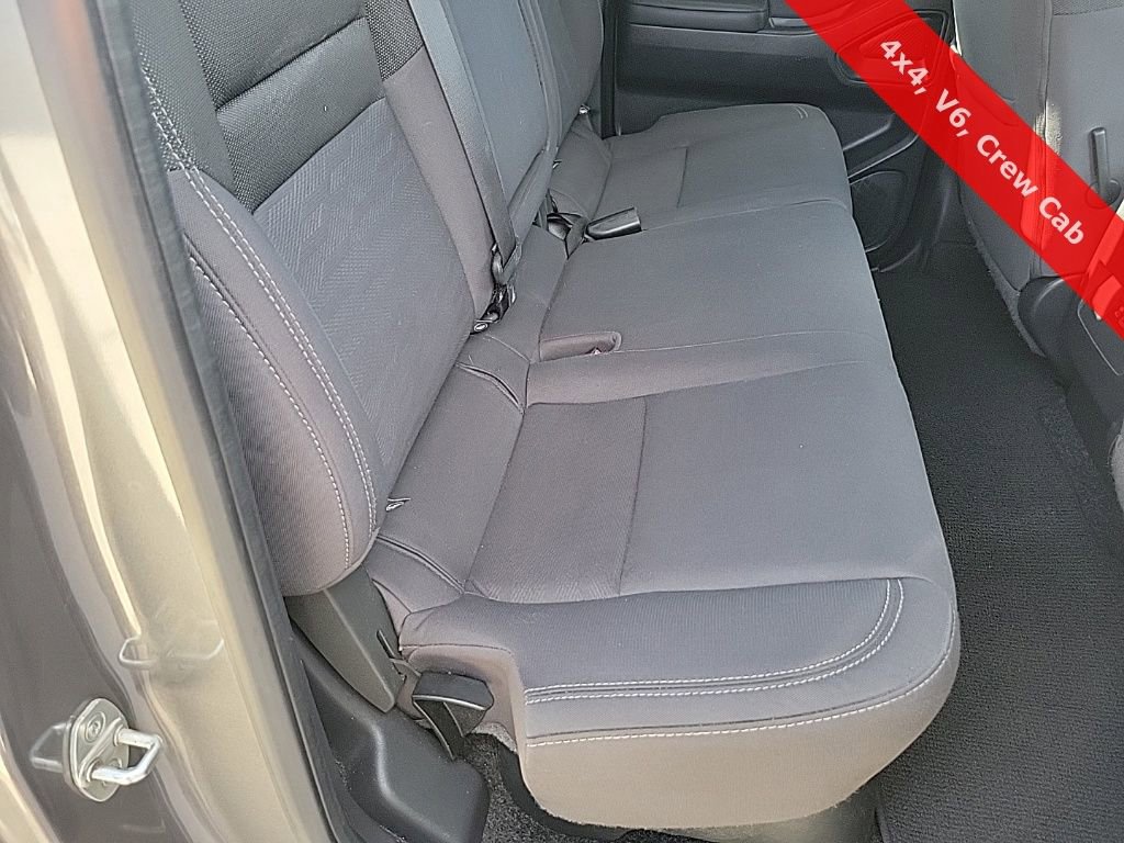 Used 2022 Nissan Frontier SV image 41