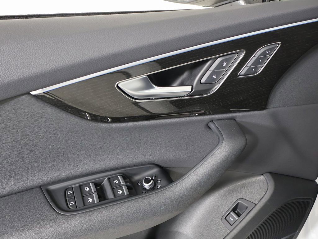 Used 2025 Audi Q7 2.0T Premium w/ Convenience Plus Package image 21