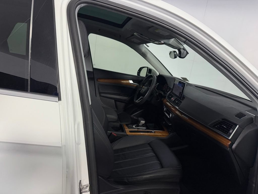 Used 2023 Audi Q5 2.0T Premium Plus w/ Premium Plus Package AWD/4WD image 32