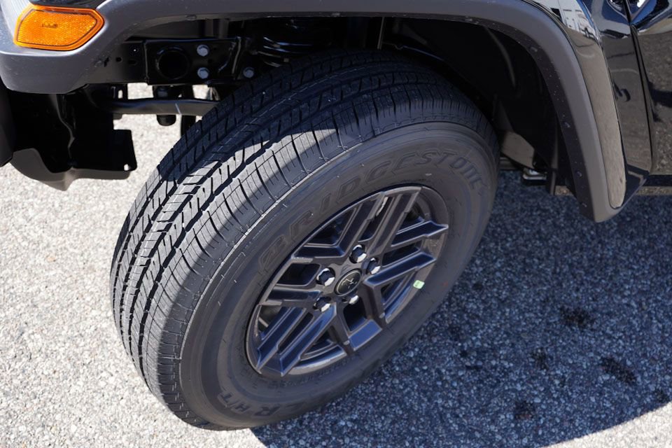New 2025 Jeep Gladiator Sport AWD/4WD image 9