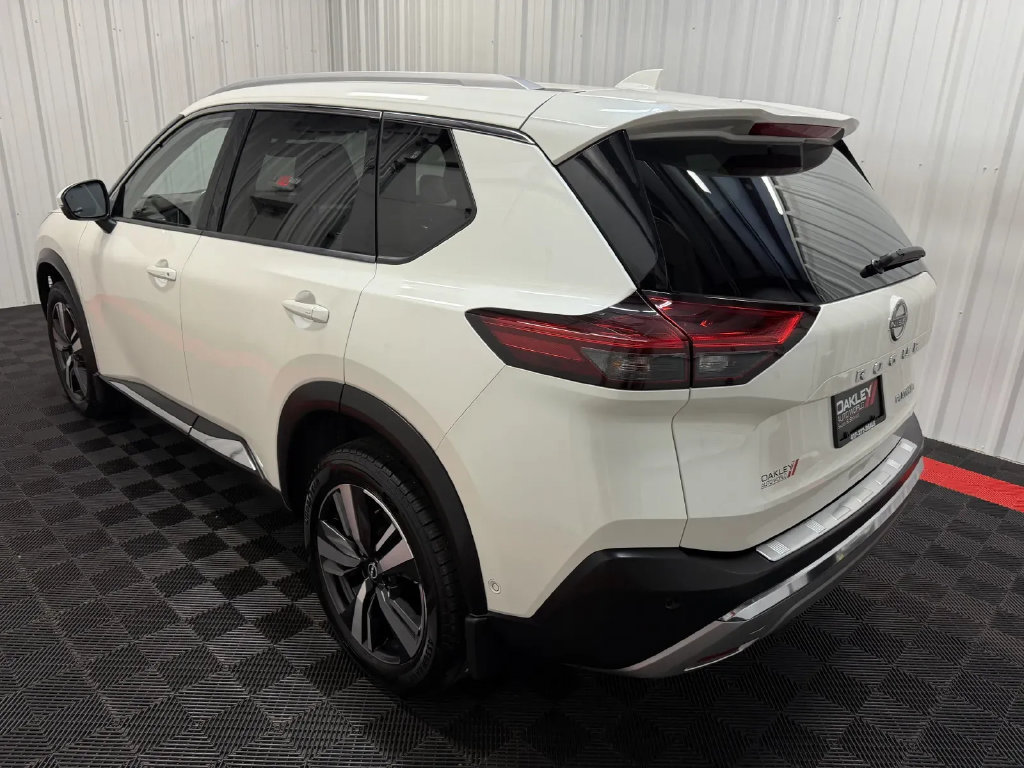Used 2022 Nissan Rogue Platinum w/ Head-Up Display Package FWD image 2