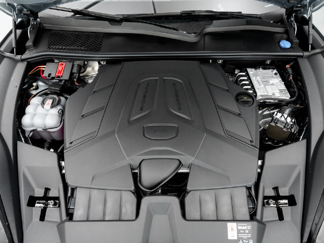 Certified 2026 Porsche Cayenne AWD/4WD image 24